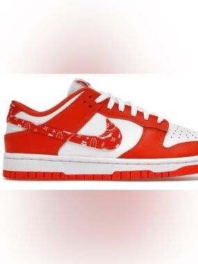 Nike low dunk paisley pack orange
